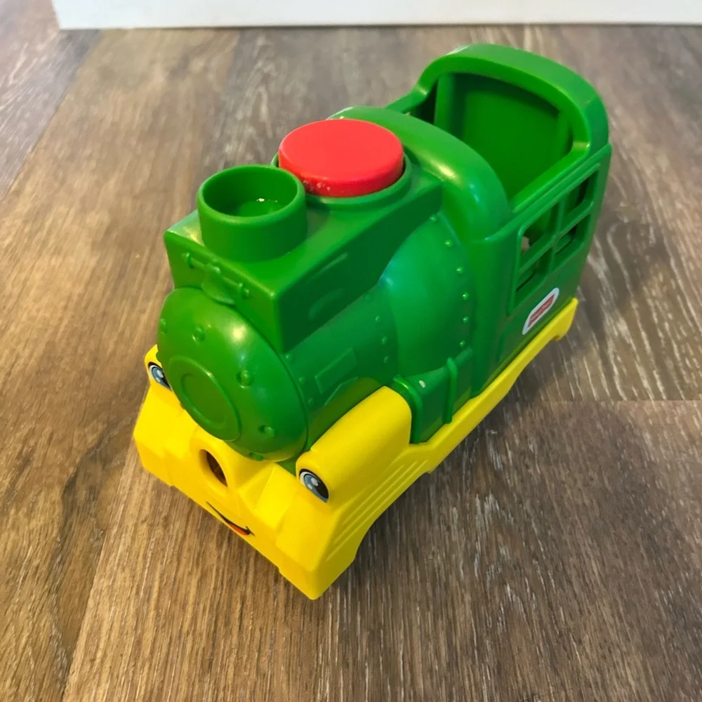 Fisher Price Little People Friendly Passenger Train Sound Light as is. Works
